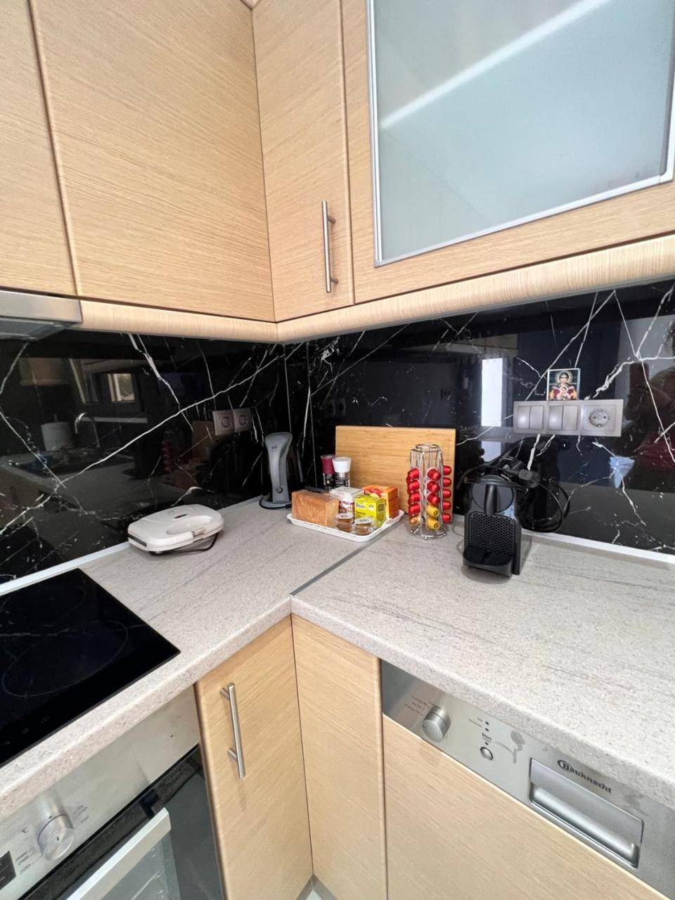 Kontis' Furnished Apartment لوتراكي المظهر الخارجي الصورة